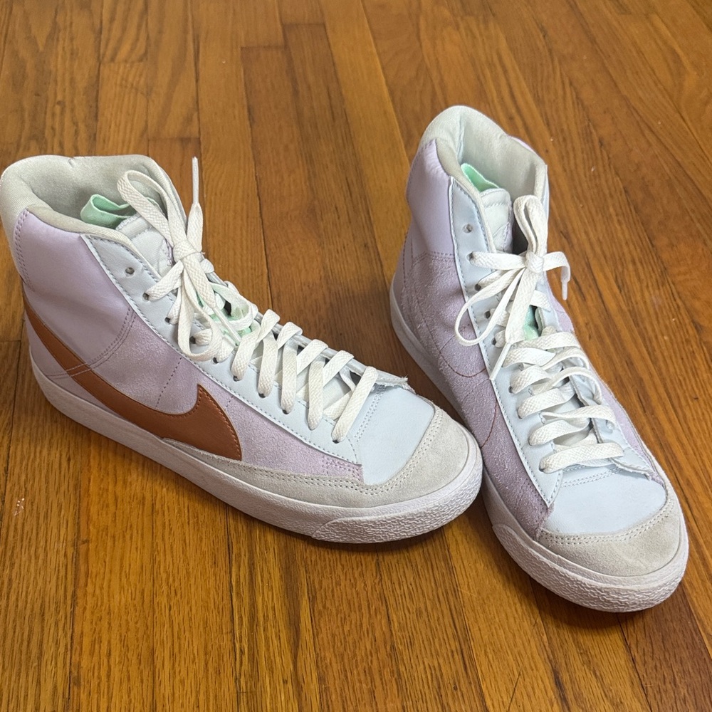 Nike Women's High-Top Sneakers - White and Tan